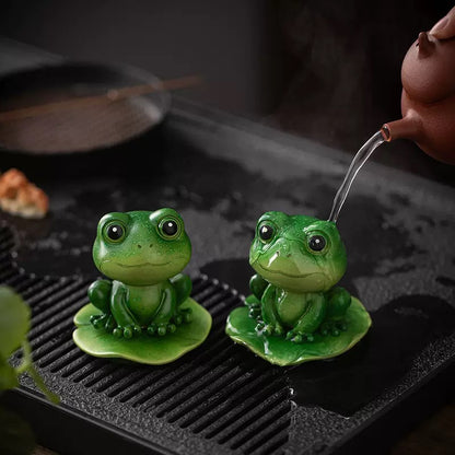 Lotus Leaf Frog Color Changing Tea Pet