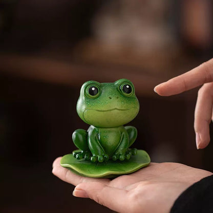 Lotus Leaf Frog Color Changing Tea Pet